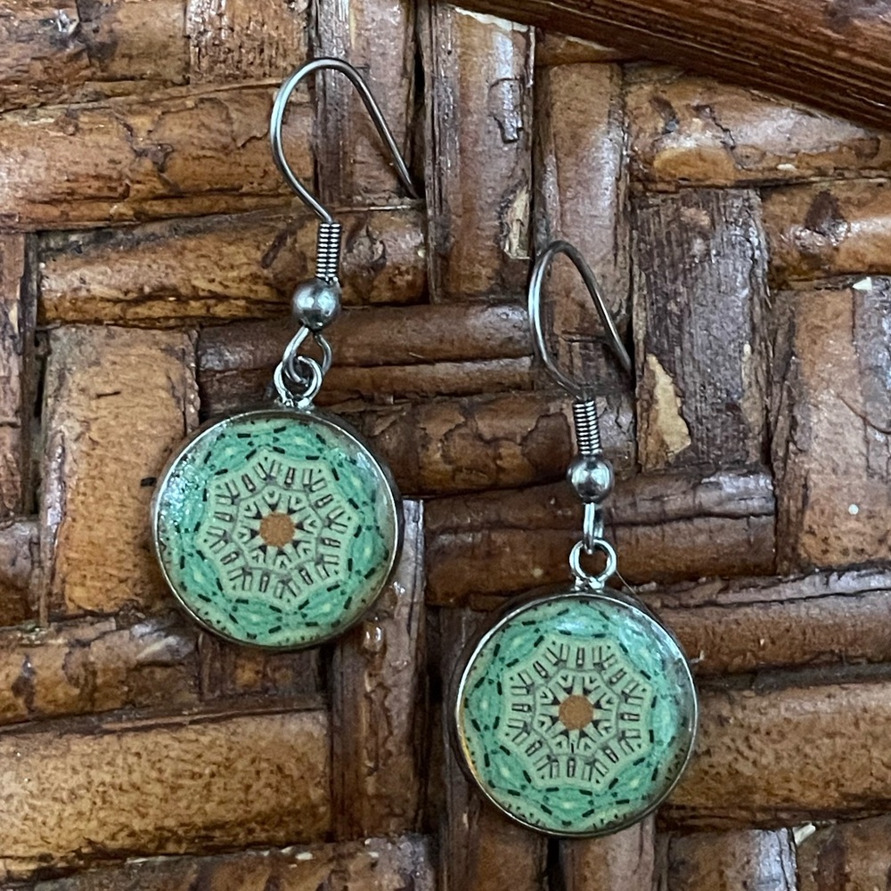Elegant Green and Silver Earrings